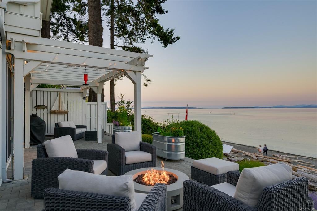 5097 Cordova Bay Rd, 1041103, BC,