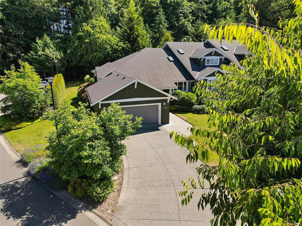 Third View of 770 Hill Rise Lane, Saanich, BC, V8Y 3K2
