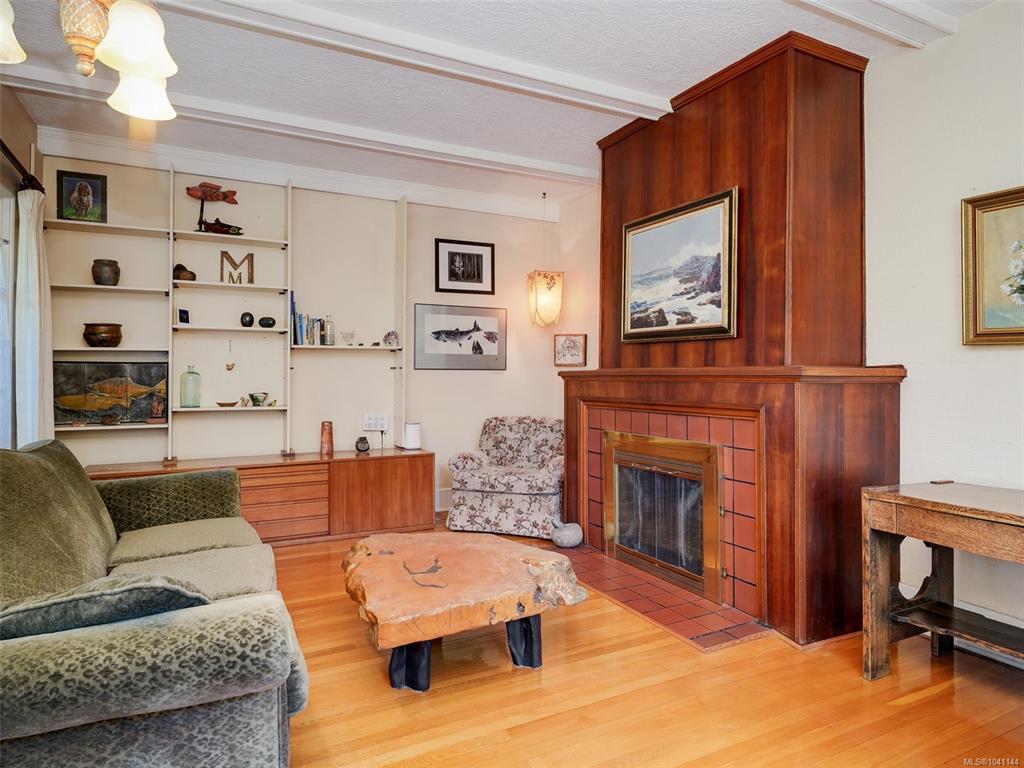 Fourth View of 1011 Amphion St, Victoria, BC, V8S 4G2