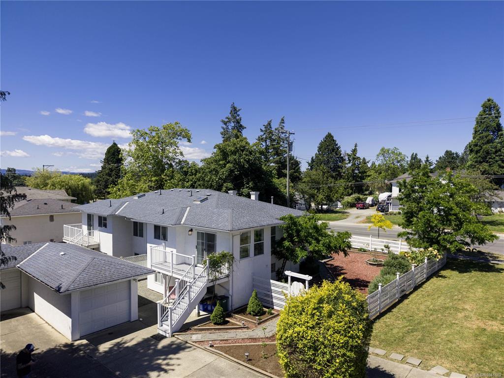 Fifth View of 1843 Feltham Rd, Saanich, BC, V8N 2A4