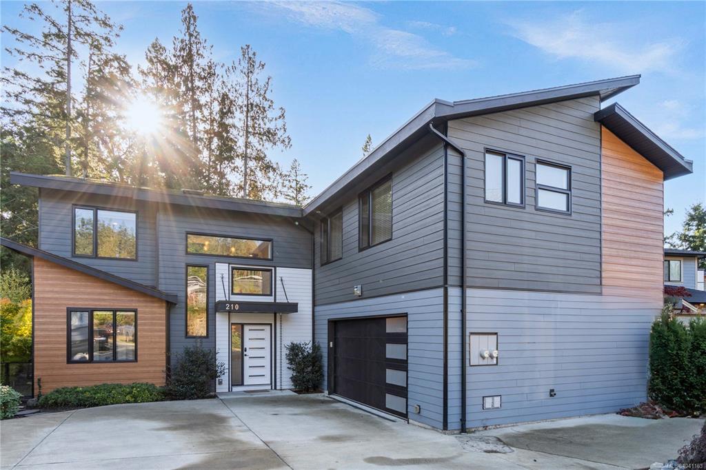 Third View of 210 Crestline Terr, The Ridge, Nanaimo, BC, V9T 0G9