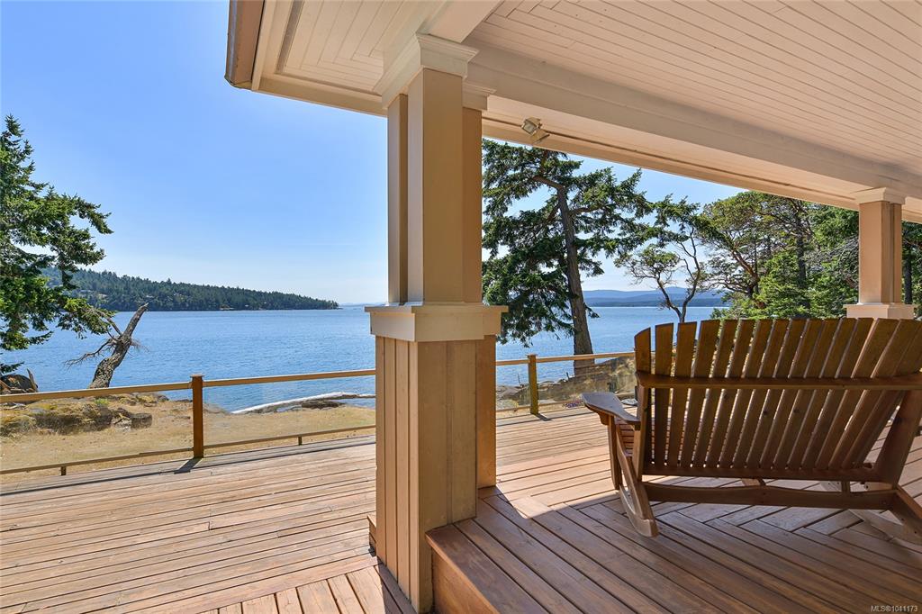 Third View of 647 Dinner Bay Rd, Mayne Island, BC, V0N 2J2