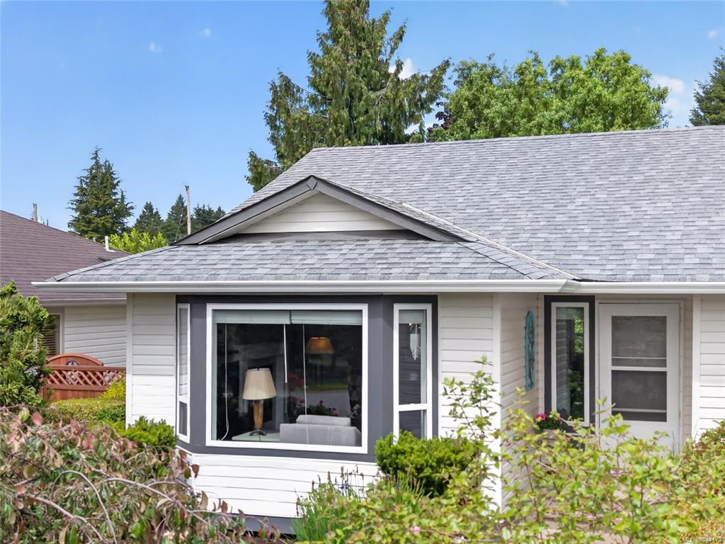 Third View of 2338 9th St E, Courtenay, BC, V9N 8Z2