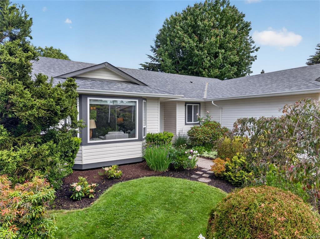 Fourth View of 2338 9th St E, Courtenay, BC, V9N 8Z2
