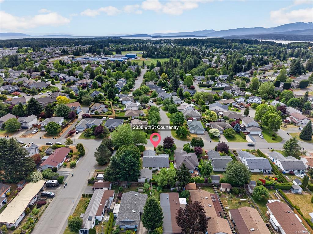 Fifth View of 2338 9th St E, Courtenay, BC, V9N 8Z2