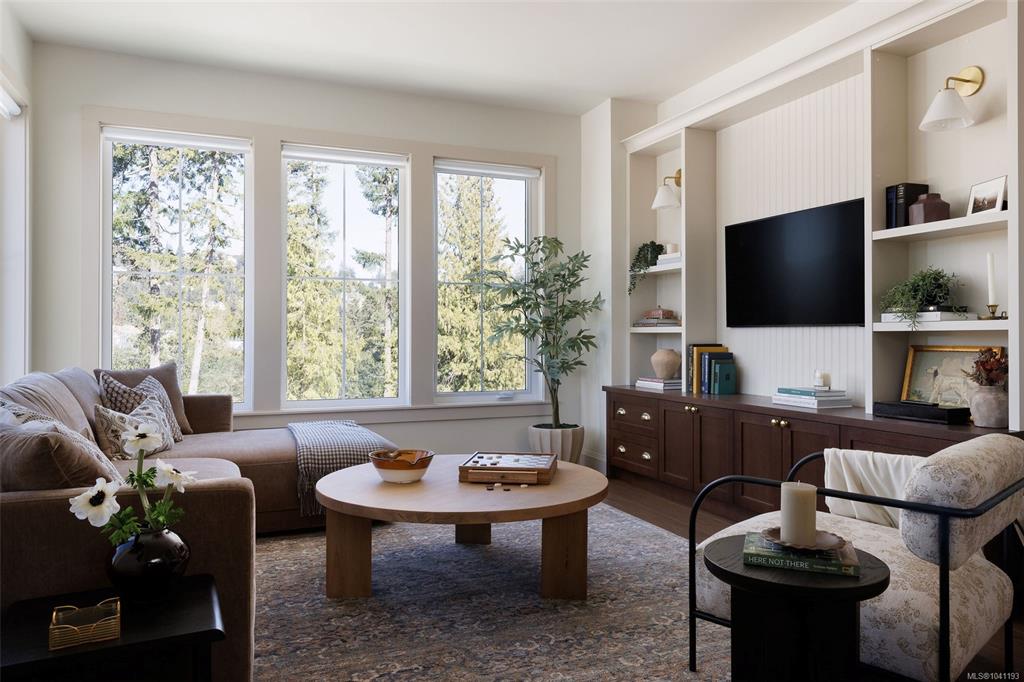 3521 Greystone Close, 1041193, BC,