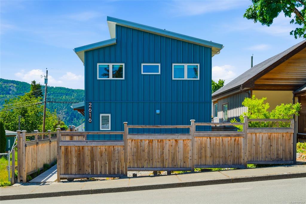 2616 3rd Ave, 1041204, BC,