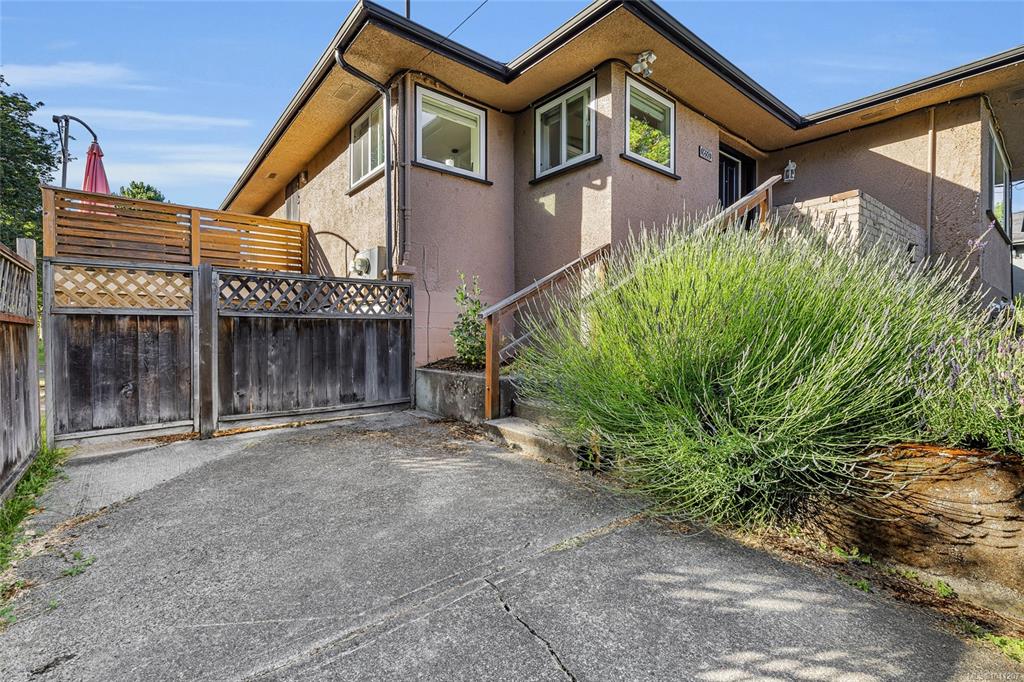 Fifth View of 1650 Chandler Ave, Victoria, BC, V8S 1N6
