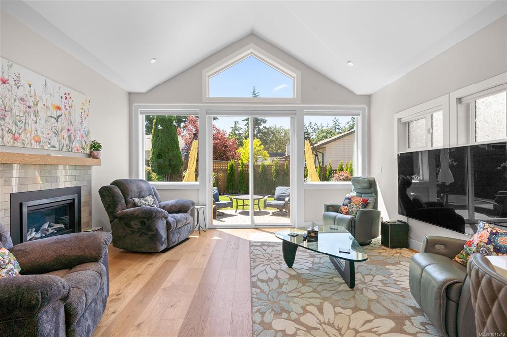 Fourth View of 1183 Marchant Rd, Central Saanich, BC, V8M 1G7