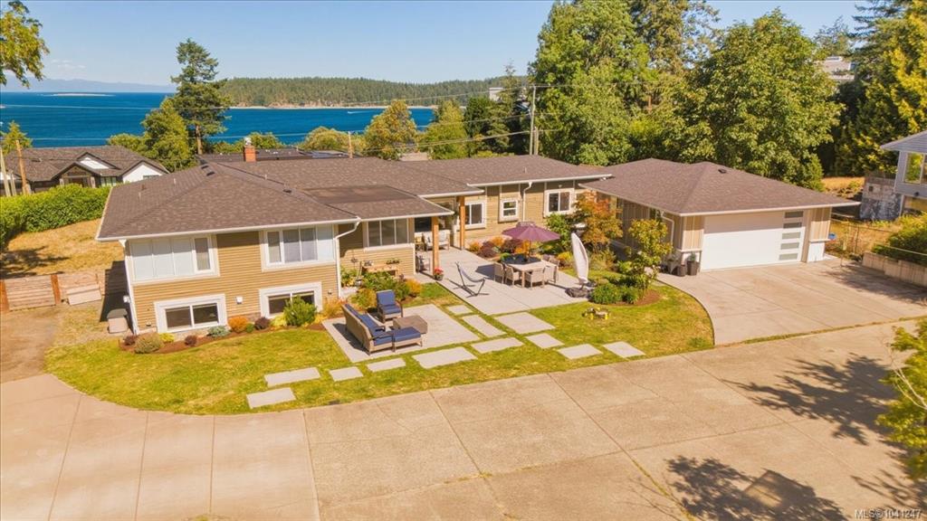 Fifth View of 2565 Departure Bay Rd, Nanaimo, BC, V9S 3W2