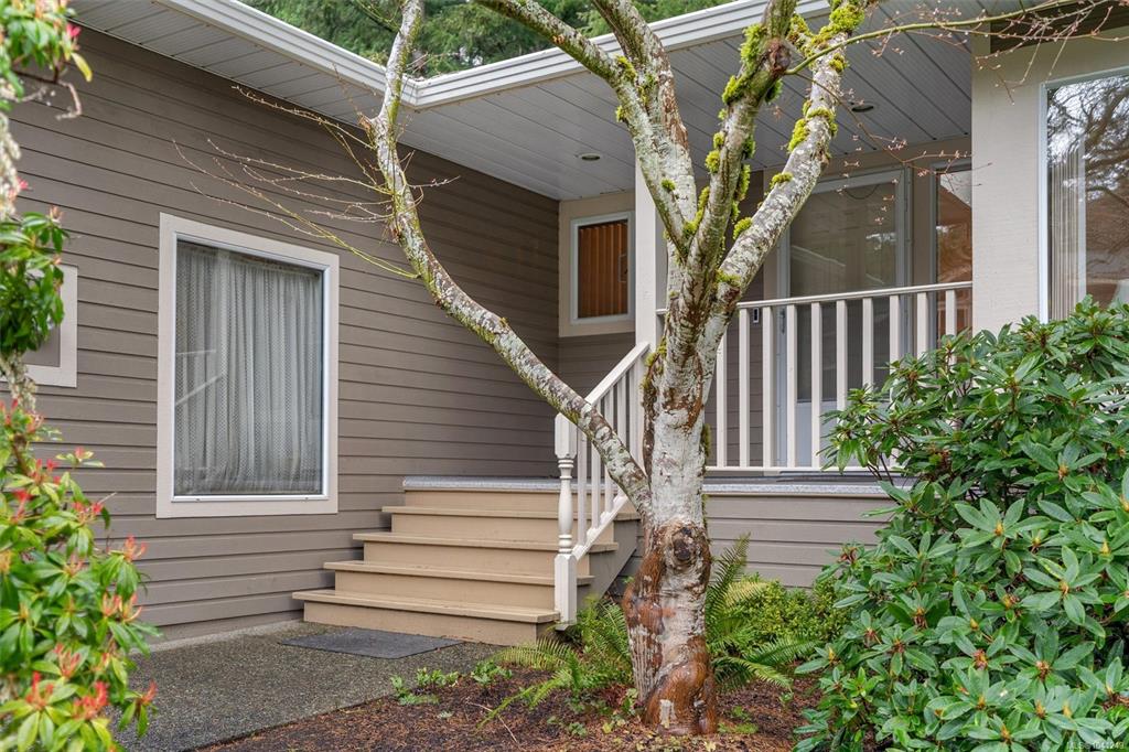 Fourth View of 1636 Barrett Dr, North Saanich, BC, V8L 5A6