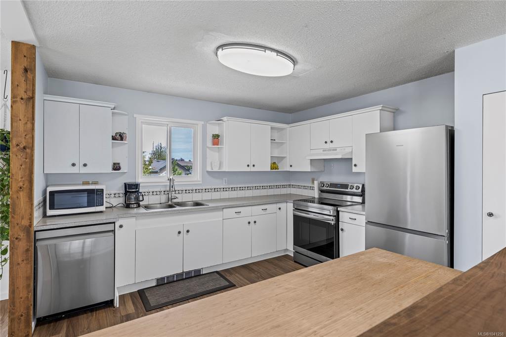 Third View of 16 Jenkins Pl, Parksville, BC, V9P 1G4