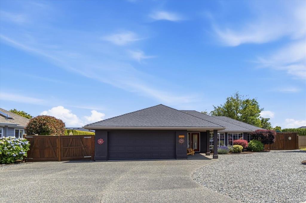 Third View of 769 Anson Pl, Qualicum Beach, BC, V9K 2J4
