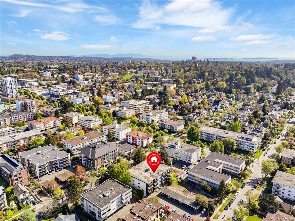 Third View of 1035 Mcclure St, Victoria, BC, V8V 3G1