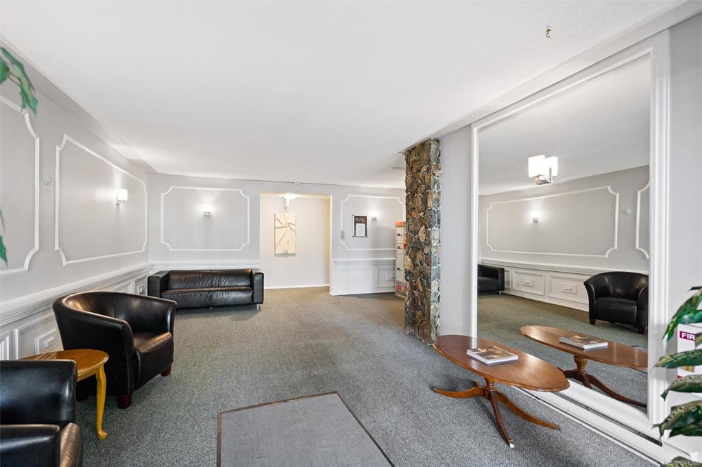 Fourth View of 1035 Mcclure St, Victoria, BC, V8V 3G1