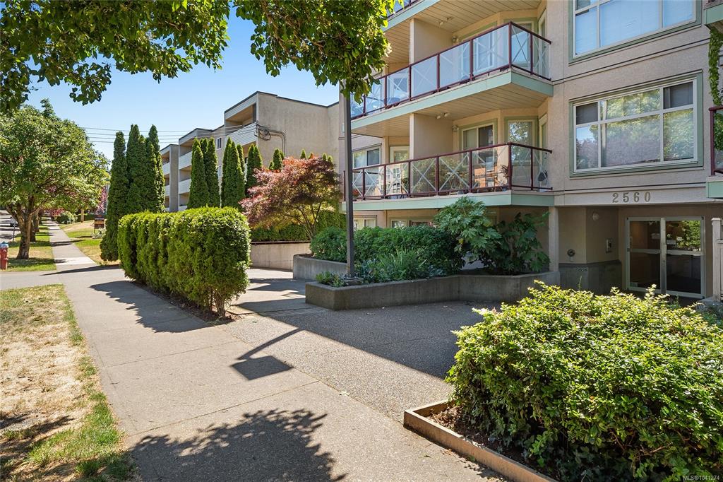 Third View of 2560 Wark St, St. James place, Victoria, BC, V8T 4G8