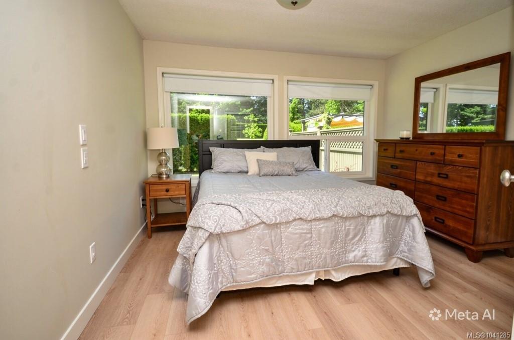 Fifth View of 4630 Lochside Dr, Saanich, BC, V8Y 2T1