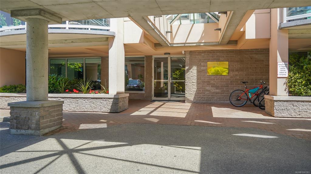 Fifth View of 1020 View St, Regents Park, Victoria, BC, V8V 4Y4