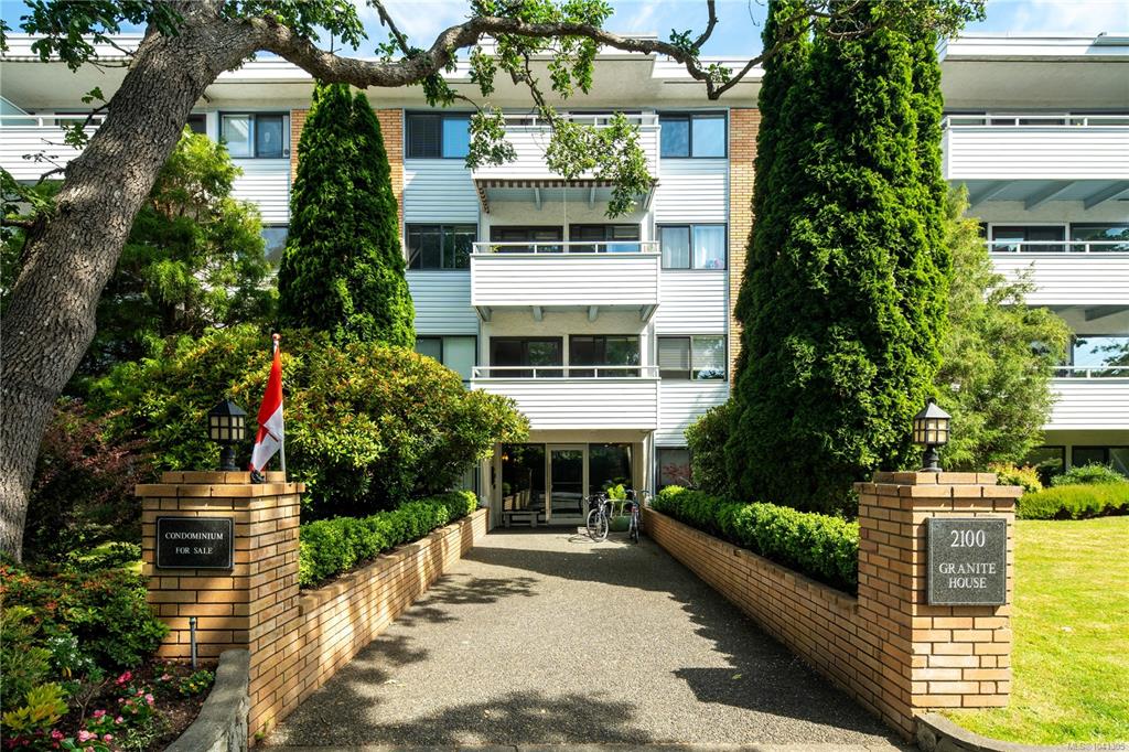 Third View of 2100 Granite St, Oak Bay, BC, V8S 3G7