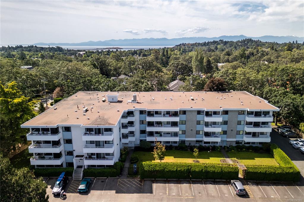 Fourth View of 2100 Granite St, Oak Bay, BC, V8S 3G7