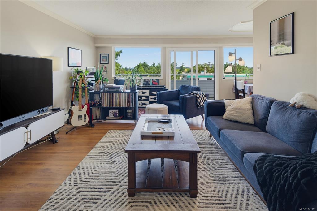 Fifth View of 2100 Granite St, Oak Bay, BC, V8S 3G7
