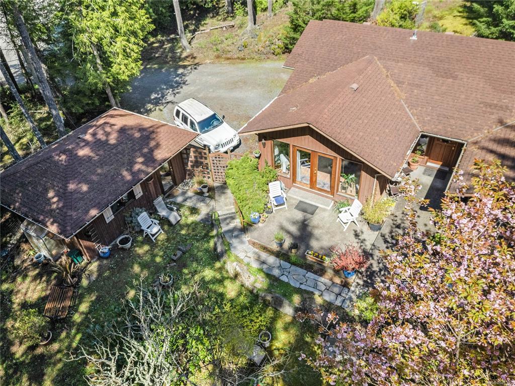 Third View of 112 Cairns Pl, Salt Spring, BC, V8K 2K9
