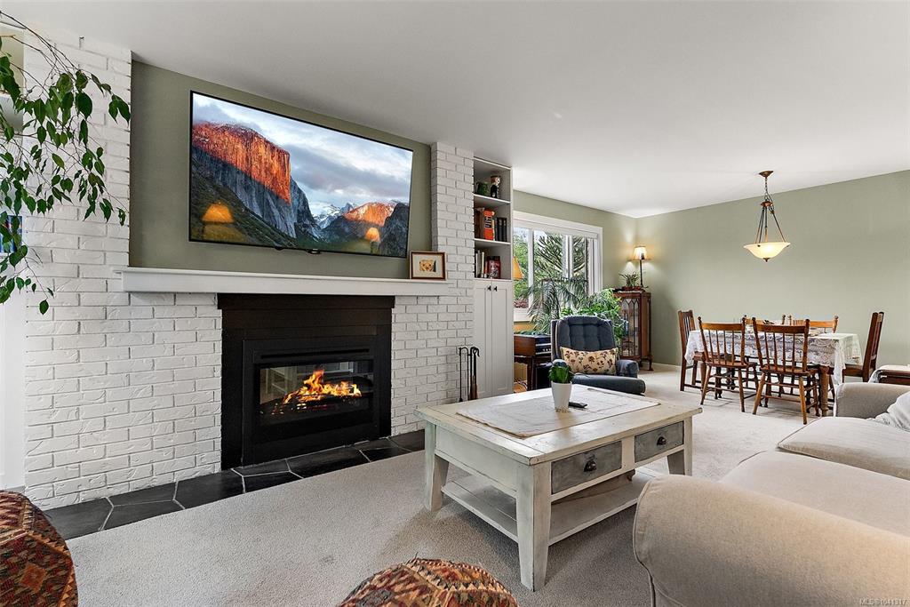Third View of 2286 Henry Ave, Sidney, BC, V8L 2B2