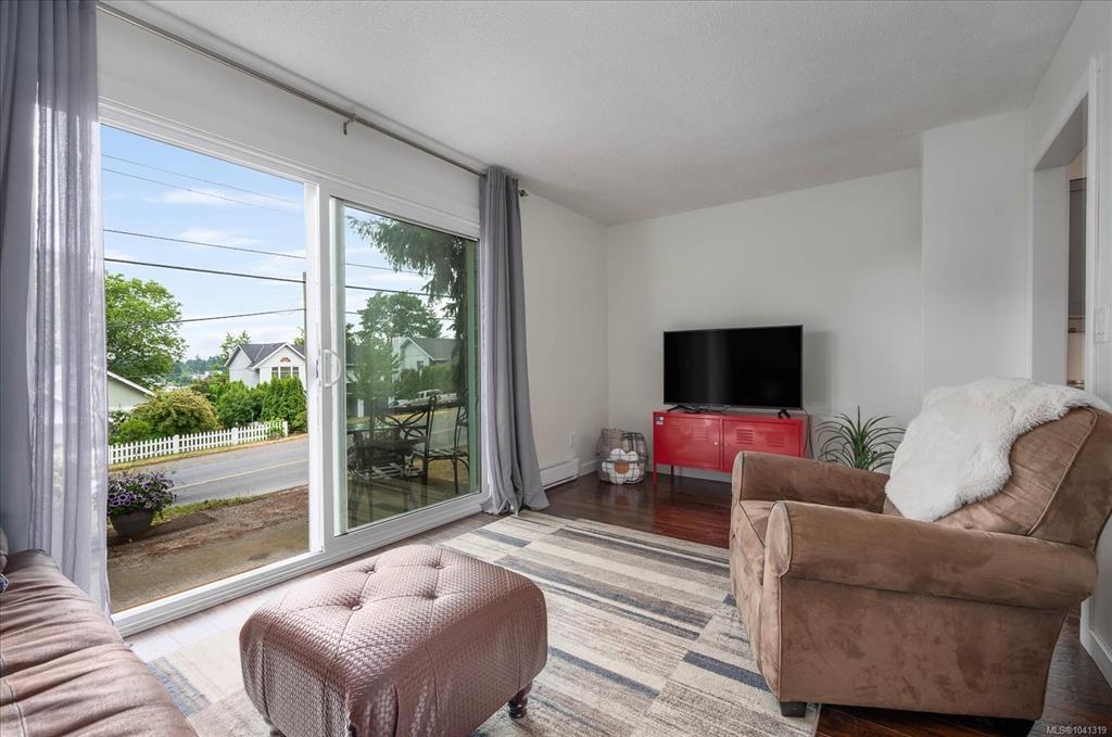 Fourth View of 855 Howard Ave, Eagle Heights, Nanaimo, BC, V9R 5V4
