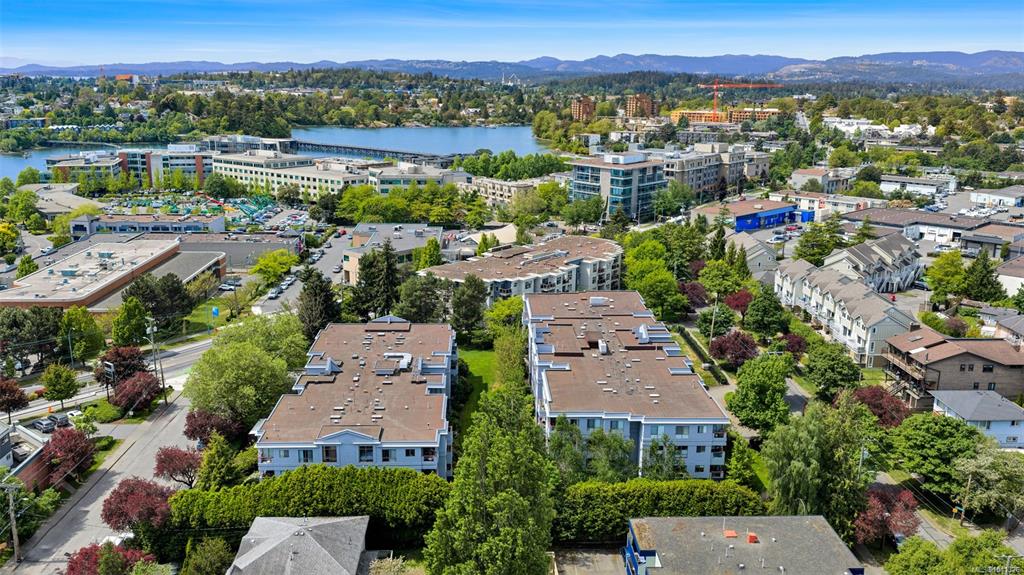 Second View of 520 Dunedin St, Churchill Place, Victoria, BC, V8T 2L6