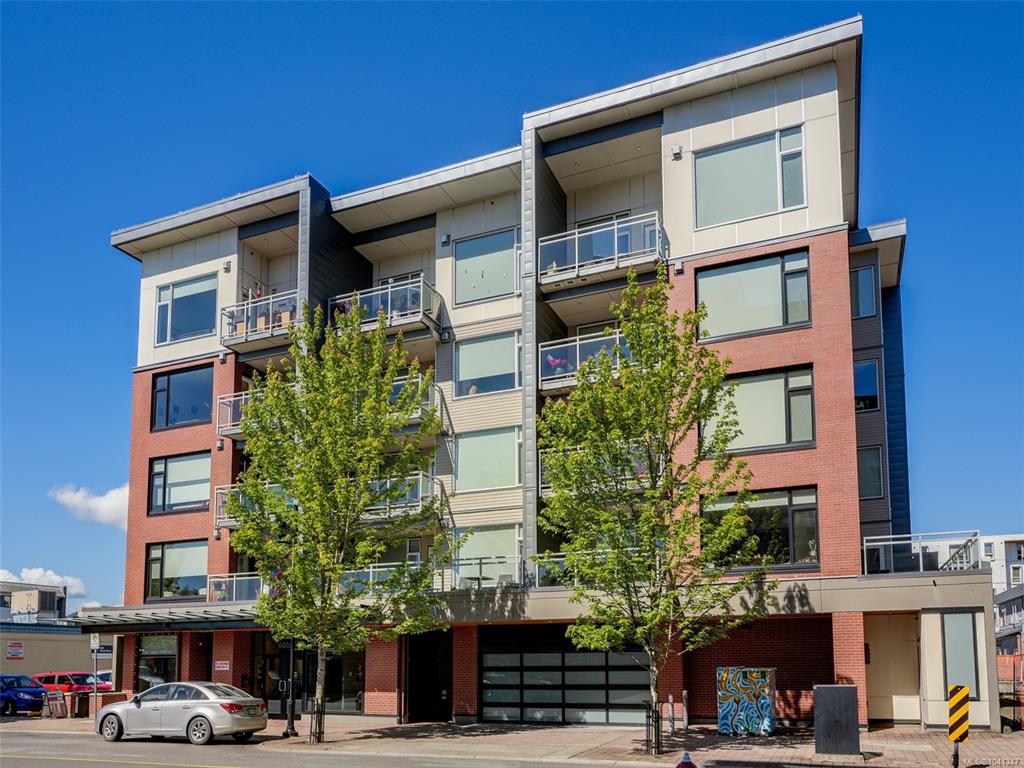 9818 Third St, 1041347, BC,