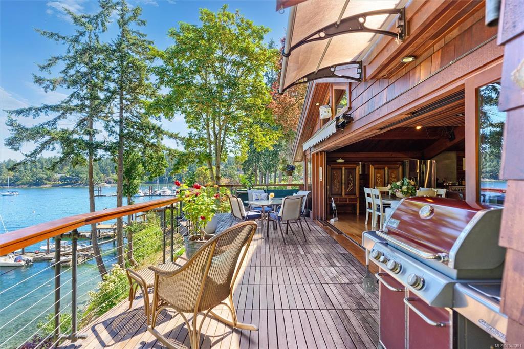 Third View of 10968 Madrona Dr, North Saanich, BC, V8R 6K2