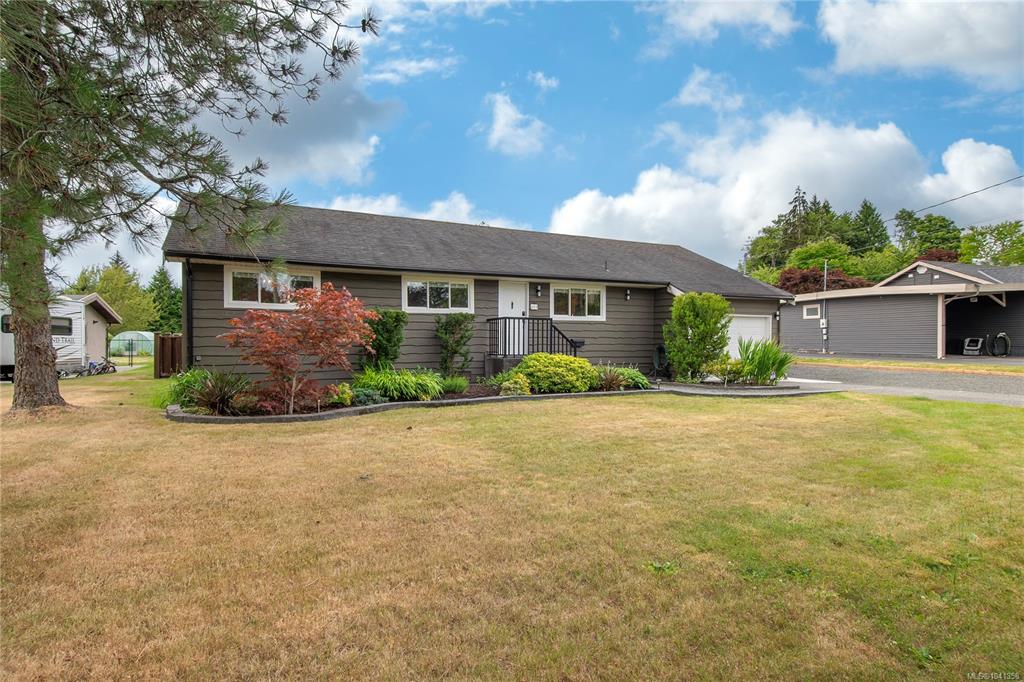 Third View of 555 Holm Rd, Campbell River, BC, V9W 1W5