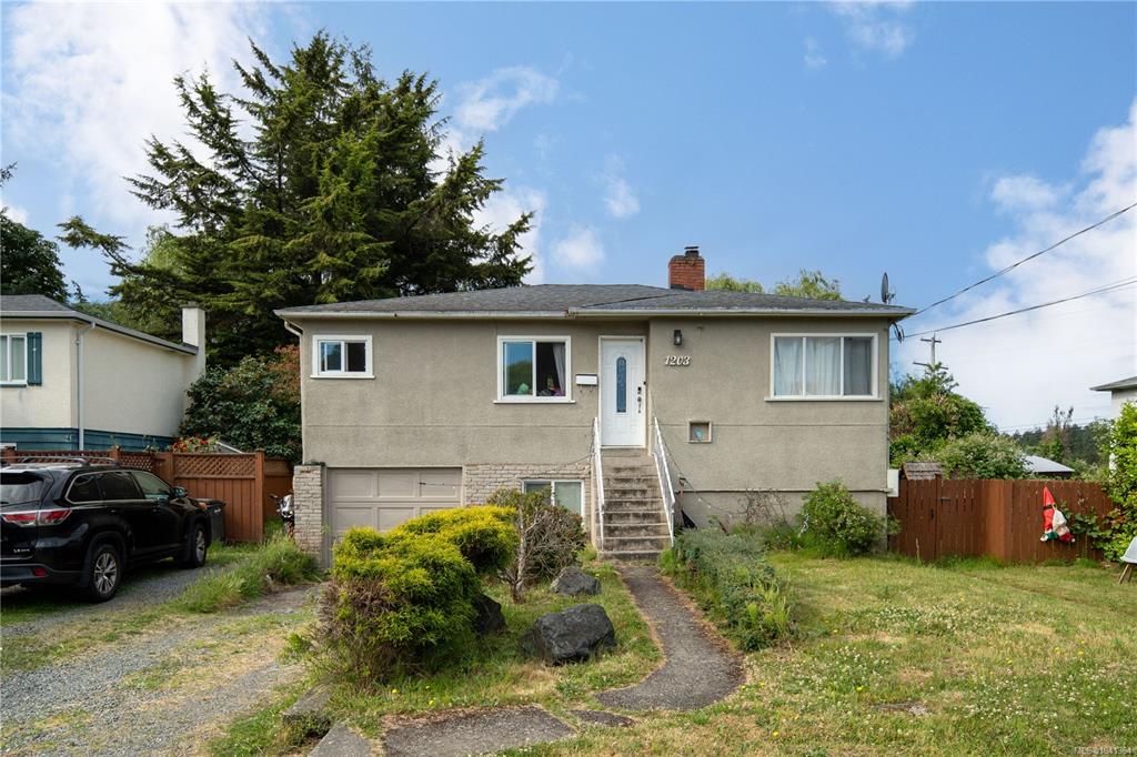 1203 Pearce Cres, 1041364, BC,
