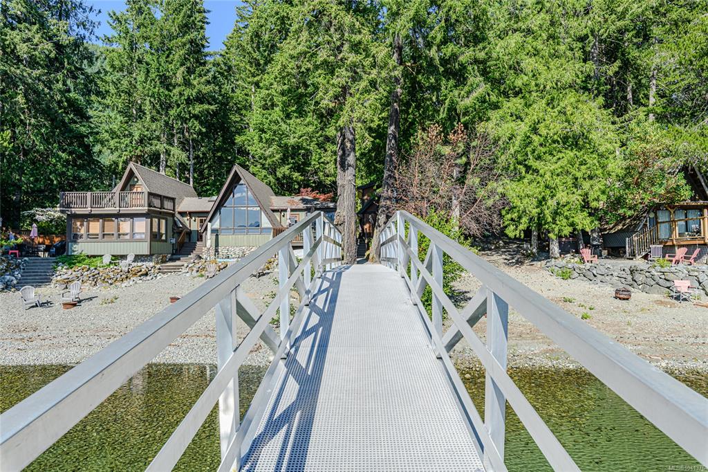 8360 Sa Seen Os Rd, 1041376, BC,