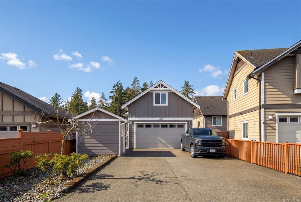 Third View of 3019 Dornier Rd, Langford, BC, V9B 0N1