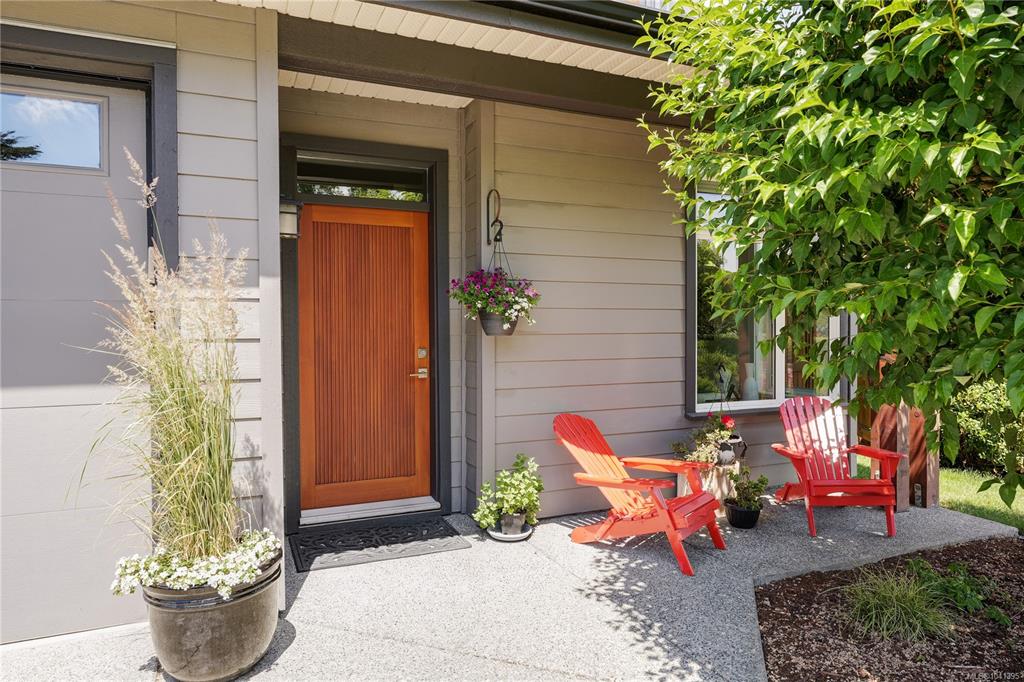 Third View of 2020 Deerbrush Cres, North Saanich, BC, V8L 0C5