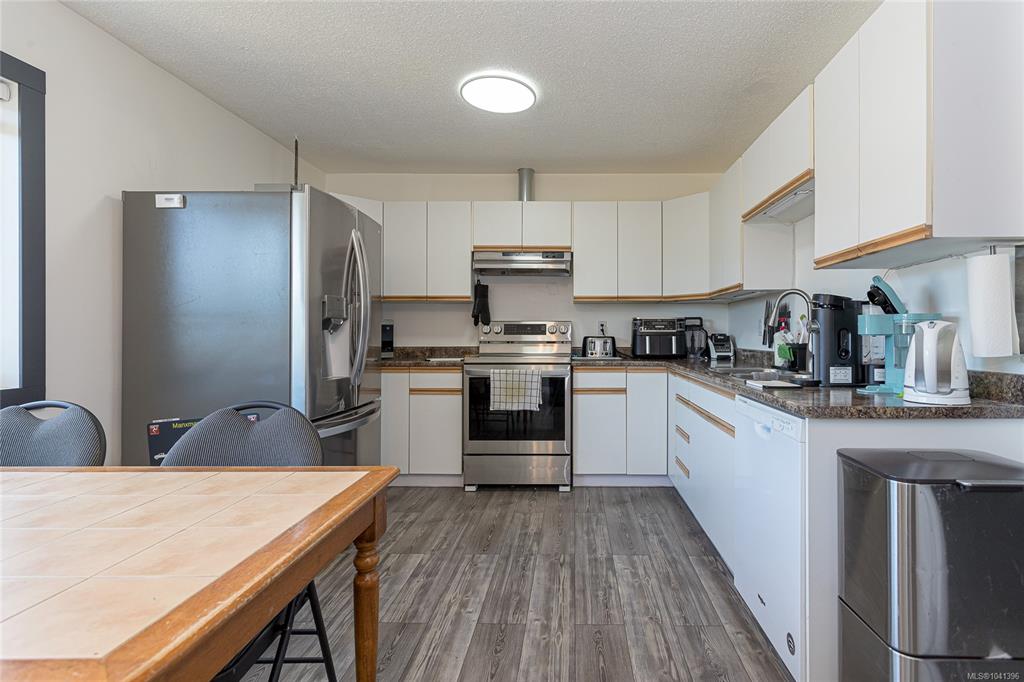 Fourth View of 560 Weber St, Nanaimo, BC, V9R 5R1