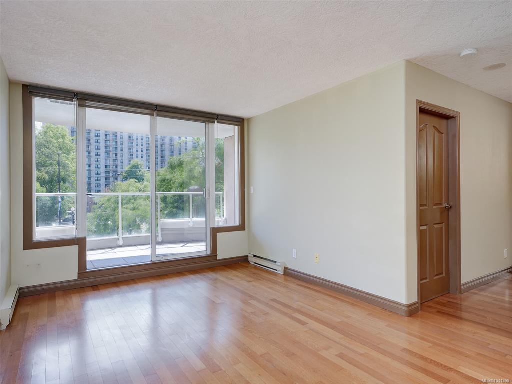 Fourth View of 930 Yates St, Victoria, BC, V8V 4Z3