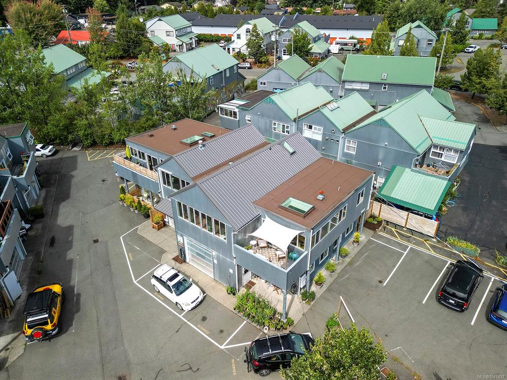Second View of 2449 Rosewall Cres, Courtenay, BC, V9N 8R9