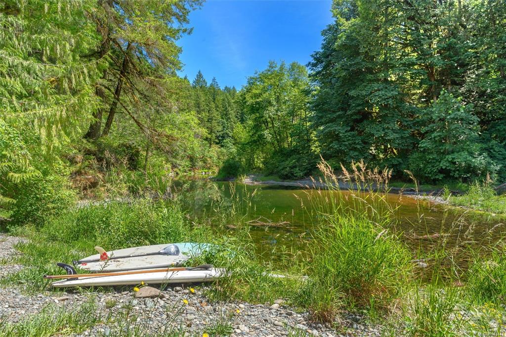 Second View of 4370 Moss Rd, Duncan, BC, V9L 6M4