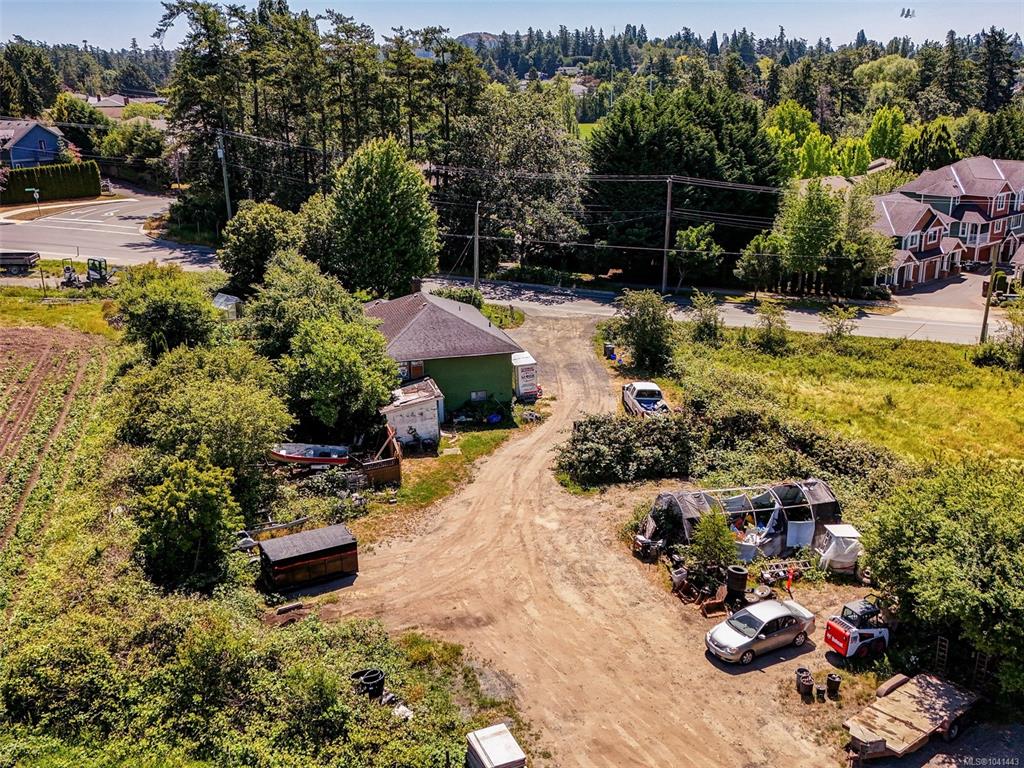 Third View of 4298 Wilkinson Rd, Saanich, BC, V8Z 5B6