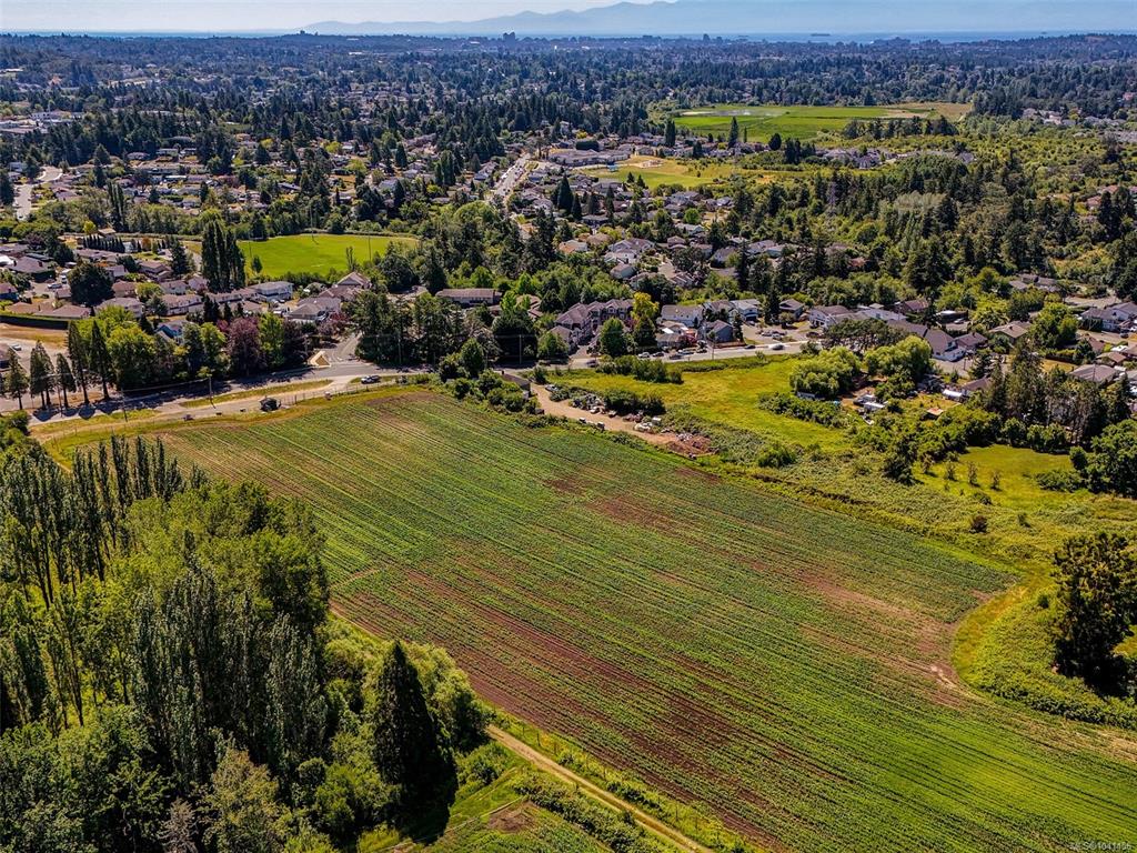 Third View of 4350 Wilkinson Rd, Saanich, BC, V8Z 5B7