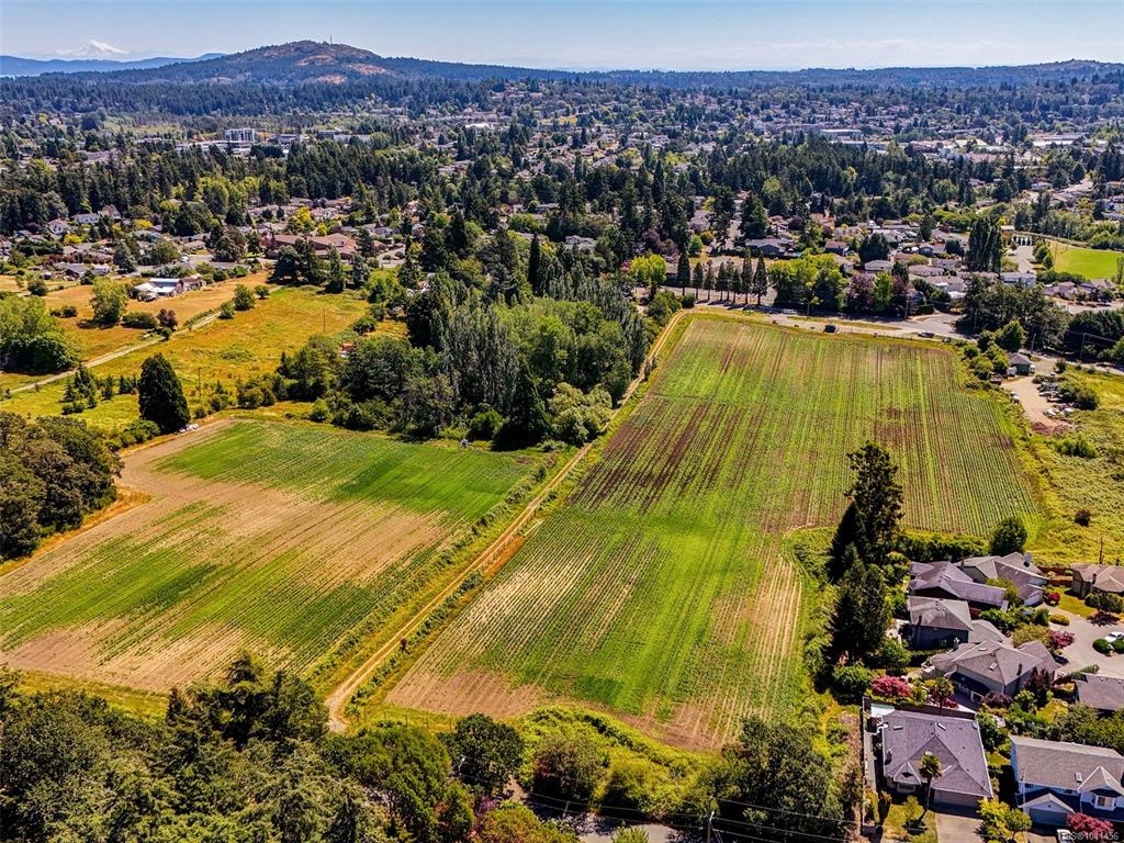 Fifth View of 4350 Wilkinson Rd, Saanich, BC, V8Z 5B7