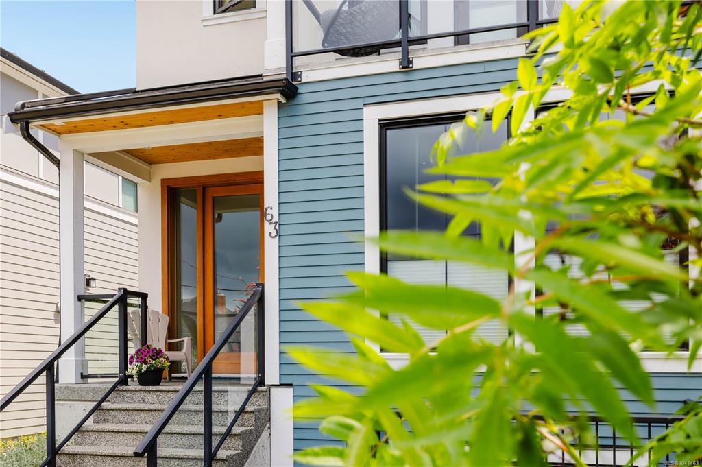 Third View of 63 Boyd St, Victoria, BC, V8V 2C8