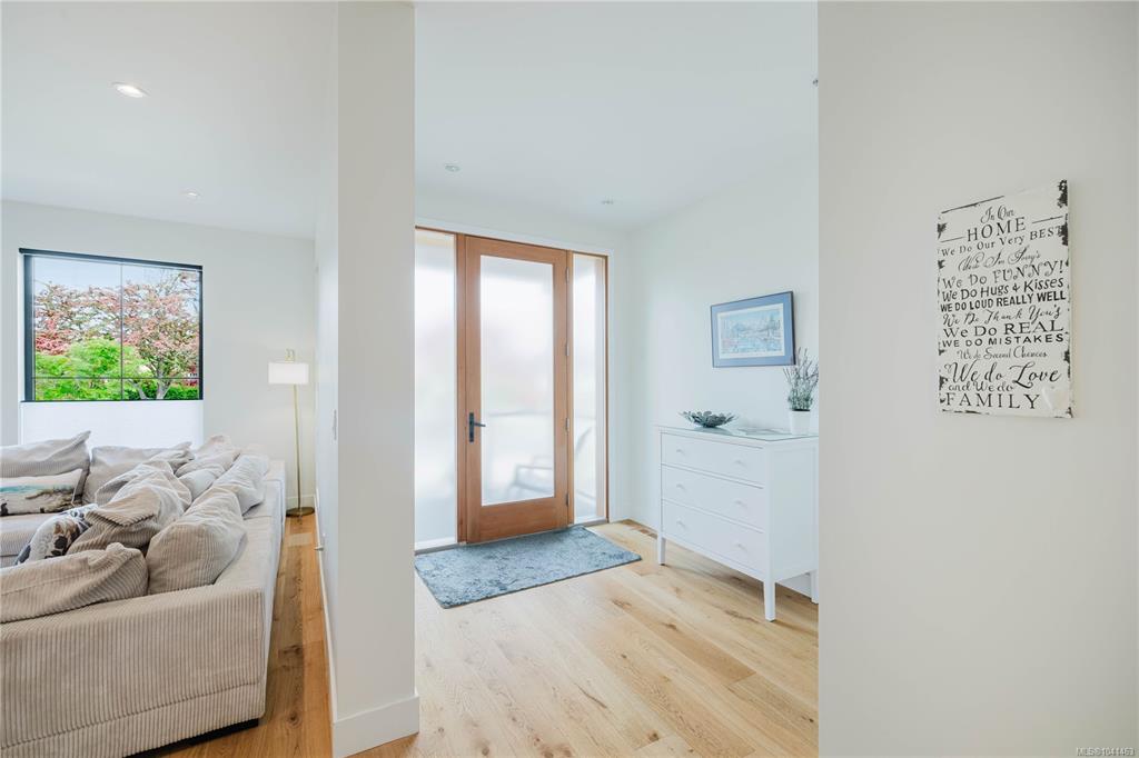 Fourth View of 63 Boyd St, Victoria, BC, V8V 2C8