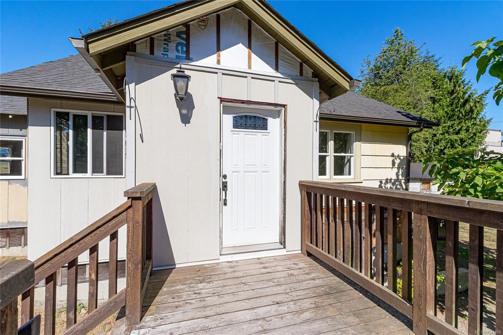 Fifth View of 1554 Bartlett St, Nanaimo, BC, V9S 1C2