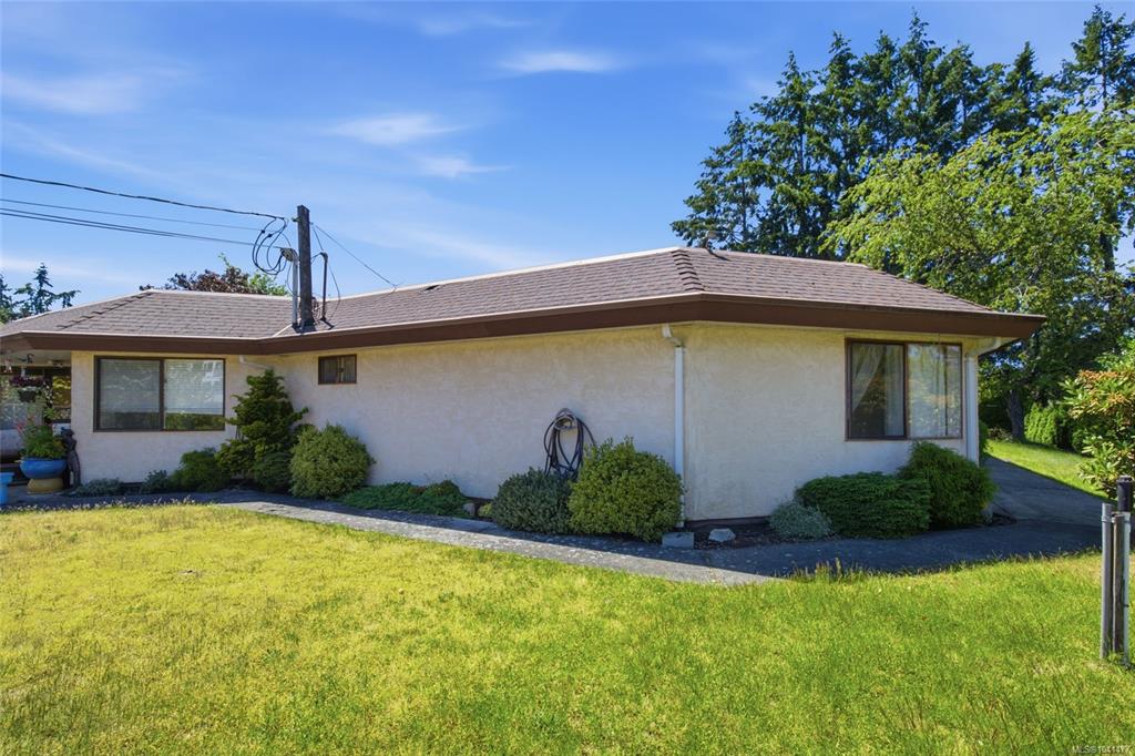 Second View of 215 Evergreen St, Parksville, BC, V9P 0A8