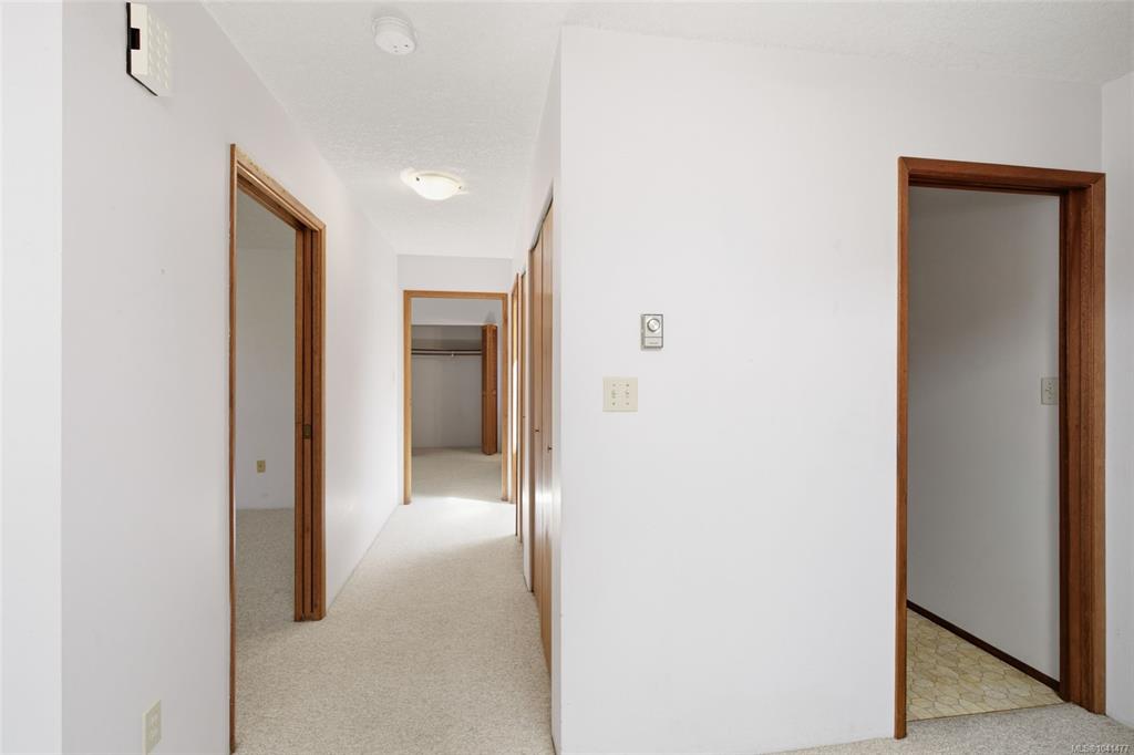 Fourth View of 215 Evergreen St, Parksville, BC, V9P 0A8