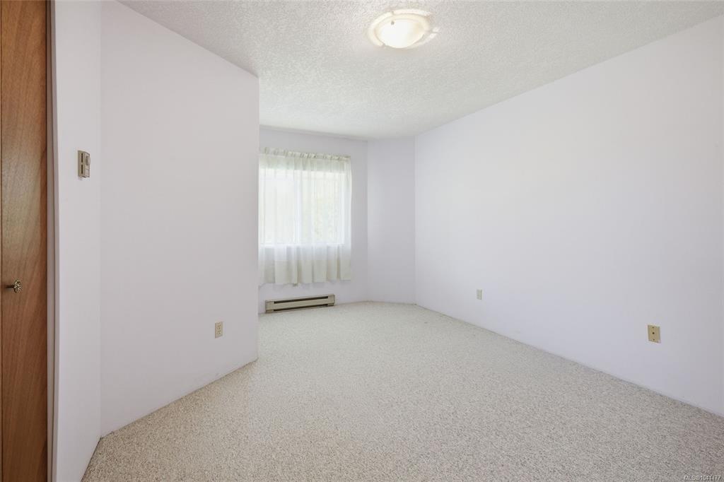 Fifth View of 215 Evergreen St, Parksville, BC, V9P 0A8