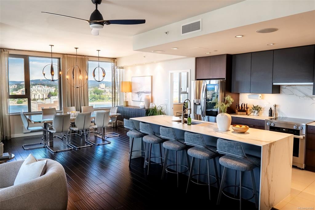 Fifth View of 608 Broughton St, The Sovereign, Victoria, BC, V8W 1C7